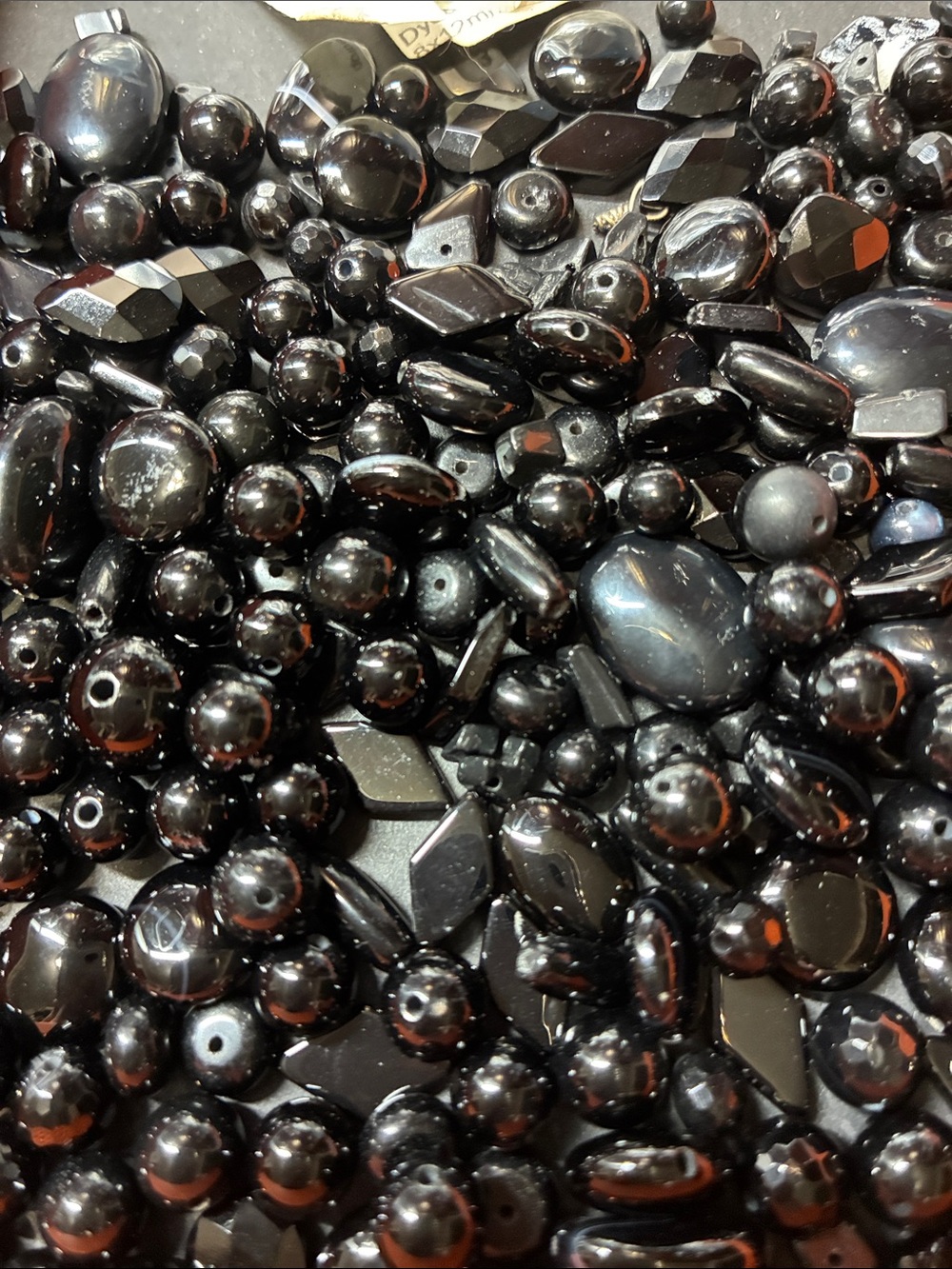 Lot of 2+ pounds of assorted black and grey gemstone beads - Picture 6 of 14